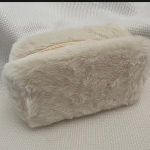 White Faux Fur Cosmetic Makeup Bag Pouch Zipper Closure.